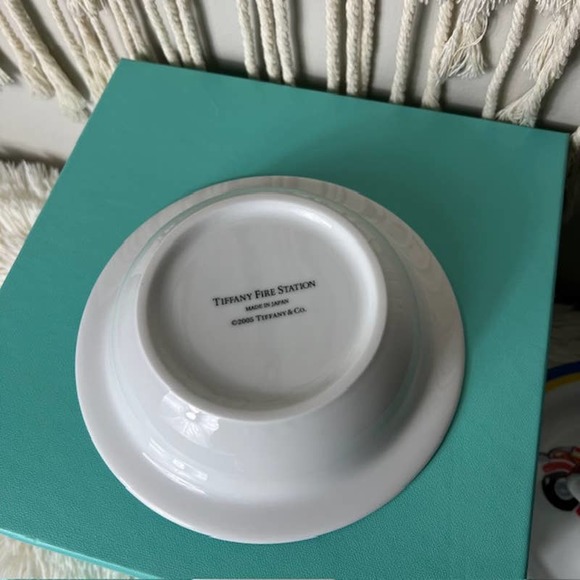TIFFANY & Co. “FIRE STATION" Mug/Cereal Bowl/Plate 3 Piece Set BRAND NEW - Picture 8 of 10